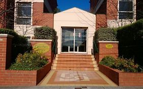 Box Hill Studio Apartment 2